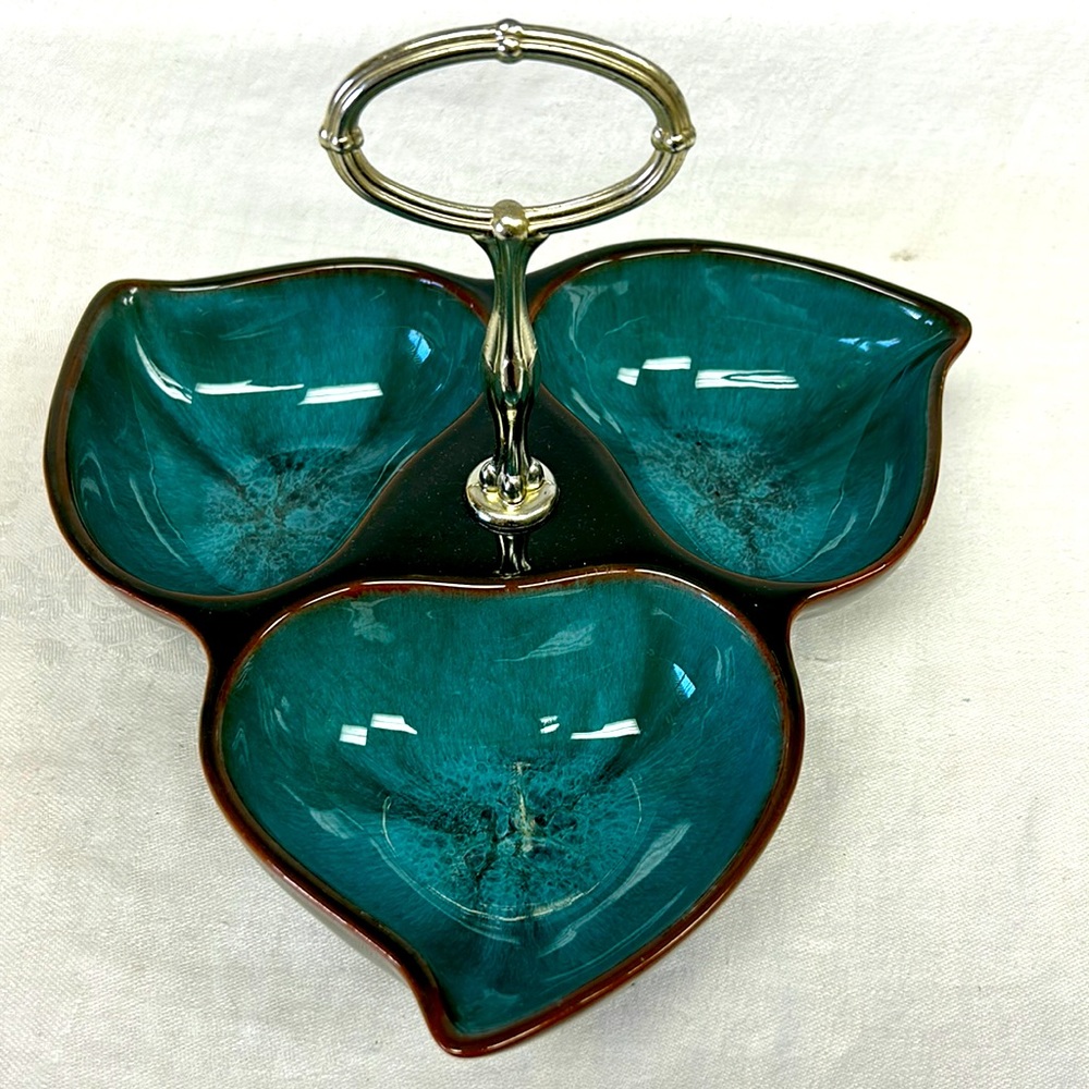 Vintage Blue Mountain Pottery 3 part divided  snack dish with handle